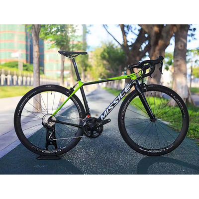 Материал вилки из углеродного волокна и материал ремня из алюминиевого сплава 700c Road Bike Соревновательный велосипед