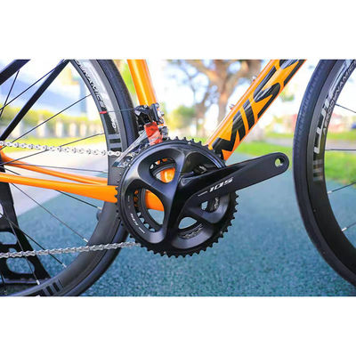 Сделанный женский гоночный велосипед с тормозом SHIMANO BR-R7020 и легкой алюминиевой рамой
