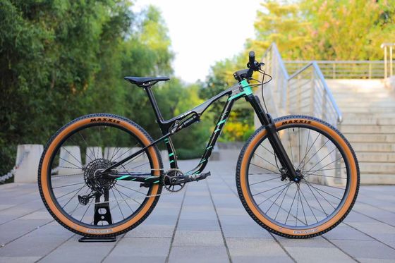 Почувствуйте волнение от езды с 29 "полной подвеской углеродный каркас Mtb мягкий хвост